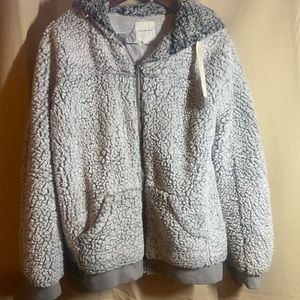 Thread and supply fluffy coat
